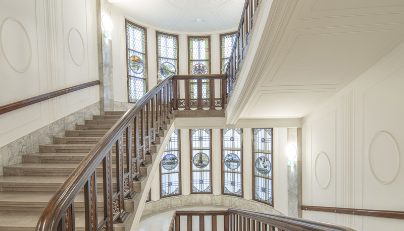 Bauwesen_Referenzen_Treppenhaus.jpg